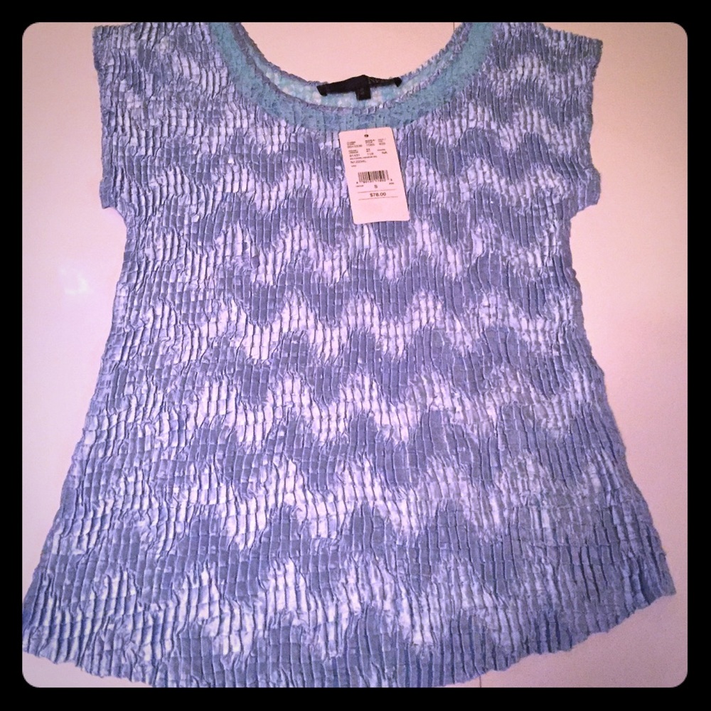 Small blue women’s dressy tshirt crinkly with lace